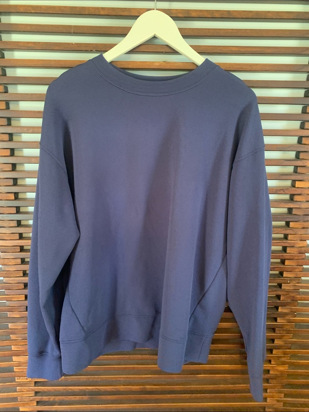 🎉NEW LISTING!🎉all in motion Men's Navy Crewneck top